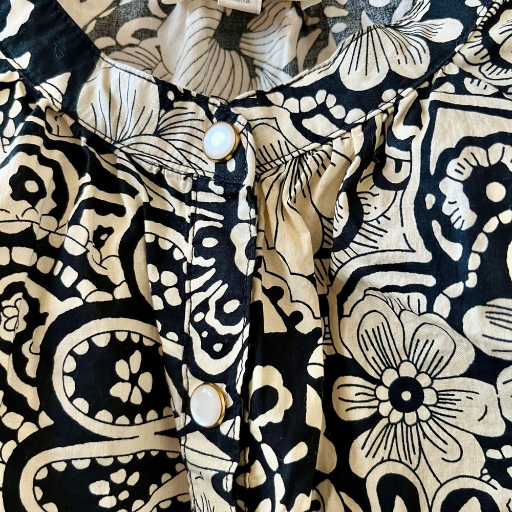 Umgee Monochrome Floral Top - Picture 11 of 14